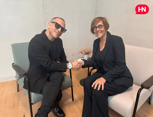 Simone Puorto and Christine Merckelbagh (right)