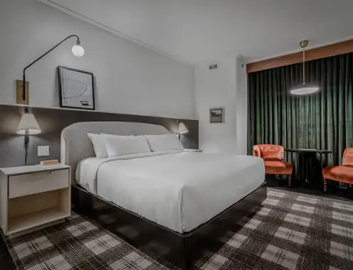 Hotel Longmont Guestroom
