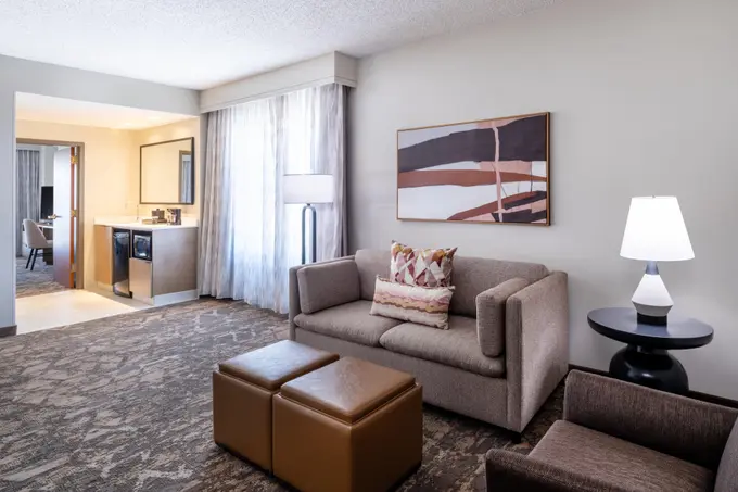 Embassy Suites by Hilton Albuquerque ......