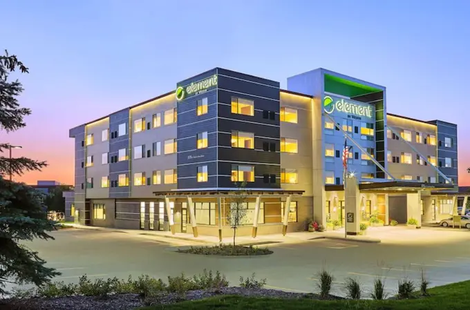 Element St. Louis Midtown ......
