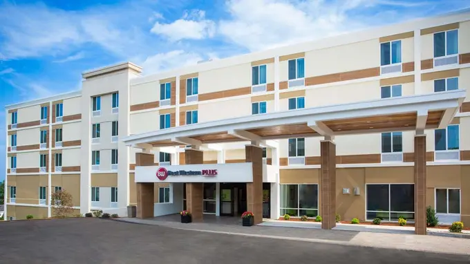 Best Western Plus North Shore Hotel ......