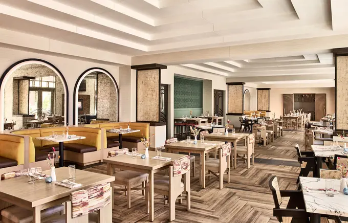 Renaissance Phoenix Glendale Hotel & Spa ......