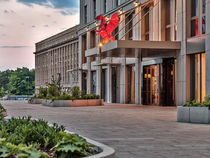 Radisson RED Hotel & Radisson RED Apartments, Krak ......