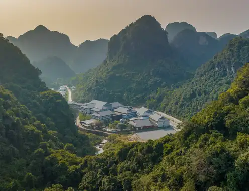  Hilton Quang Hanh Onsen Resort