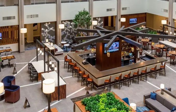 Embassy Suites by Hilton Cincinnati RiverCenter ......