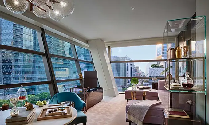 Rosewood Bangkok ......