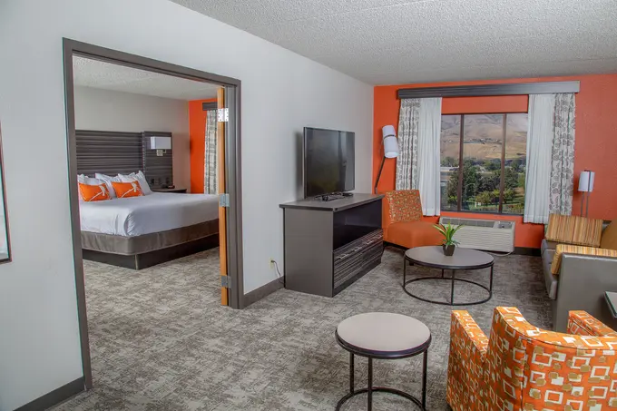 Hells Canyon Grand Hotel ......