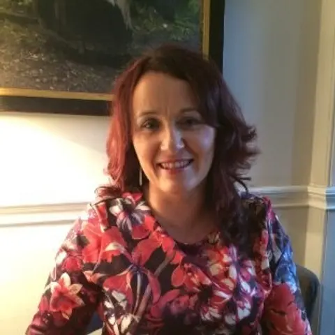 Lorraine Garvie