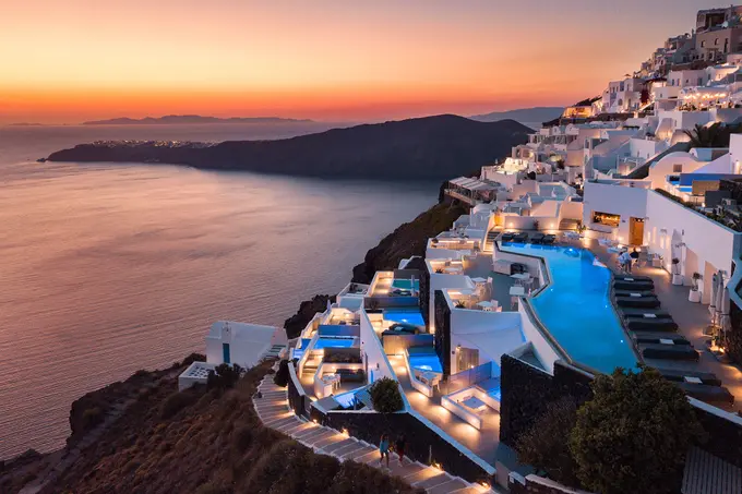 Grace Hotel, Auberge Resorts Collection ......