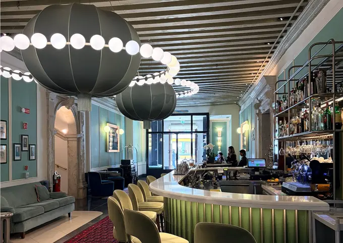 Tell the Arrival Story: Help Guests Picture Their First Impression