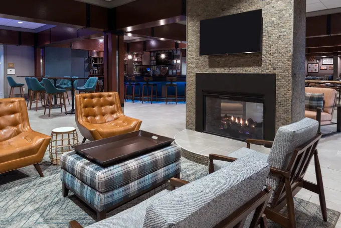 Four Points by Sheraton Huntsville Airport ......
