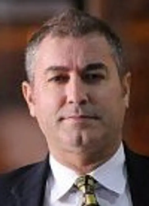 Eddie Llambias