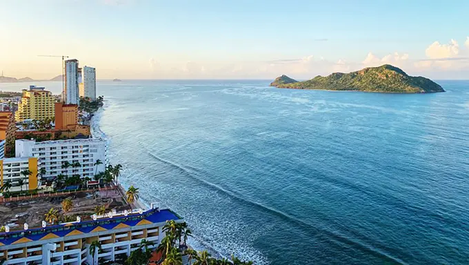 Hyde Hotel & Residences Mazatl ......