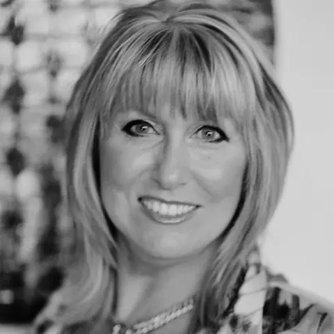 Lynne Ireland