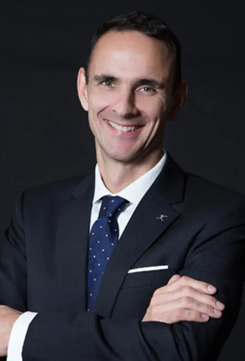 Edward E Snoeks