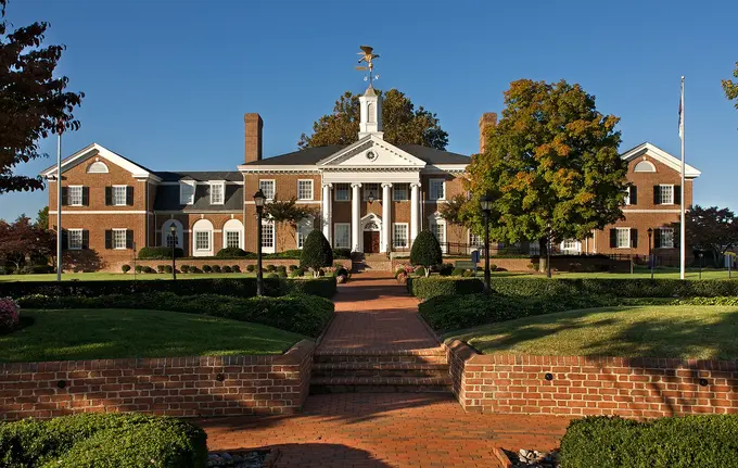 Virginia Crossings Hotel & Conference Center ......