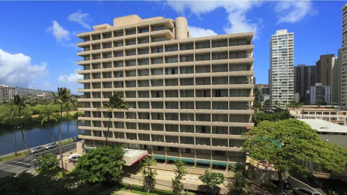 The Waikiki Sand Villa Hotel ......