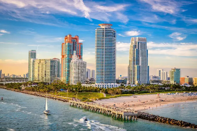Treehouse Hotel Miami Beach ......