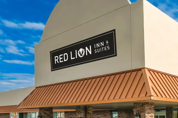 Red Lion Inn & Suites Adairsville ......