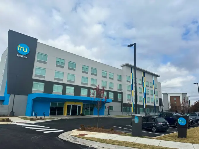 Tru by Hilton Huntsville Research Park Area ......