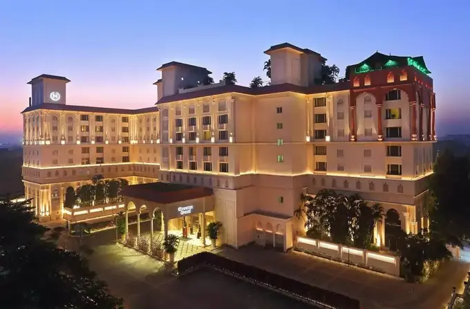 Sheraton Grand Pune Bund Garden ......