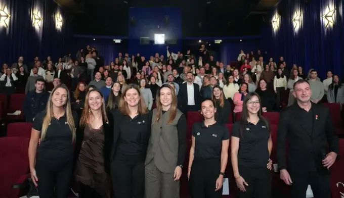 How does RIU Hotels drive global sustainability with the presentation of 'Proudly Committed' in Argentina?