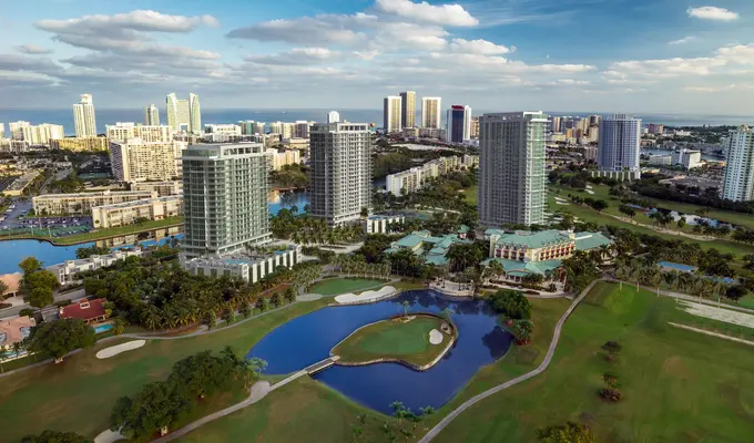 SLS Resort Residence & Marina Hallandale Beach ......