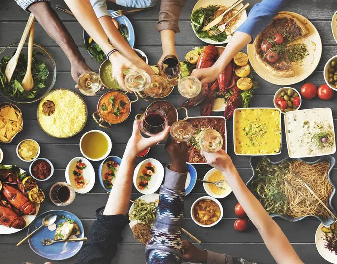 Cutting Through the Clutter to Brand your F&B in 2017 | By Leora Halpern Lanz and Allyson Rung