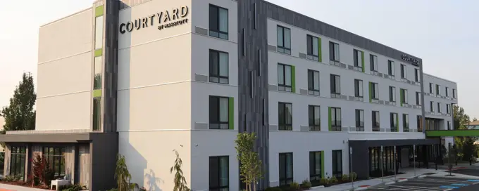 Courtyard by Marriott Portland East ......