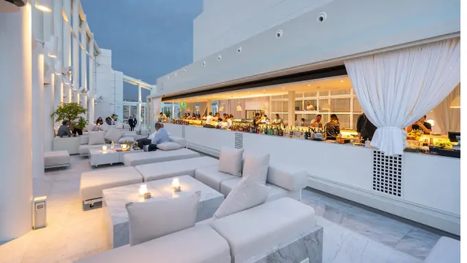 Four Seasons Hotel Beirut ......