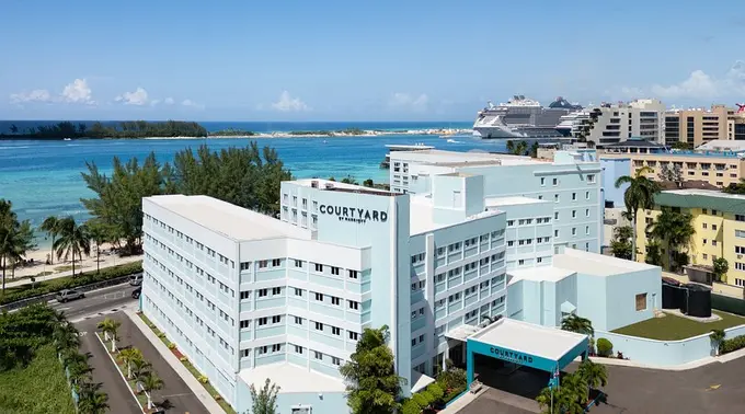 Courtyard Nassau Downtown/Junkanoo Beach ......