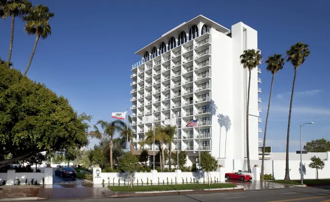 Cameo Beverly Hills, LXR Hotels & Resorts ......