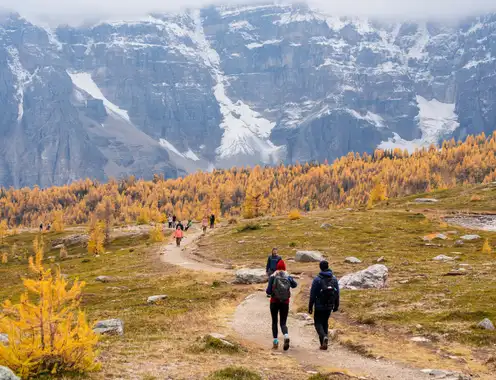 Booking.com’s 2027 Travel Predictions Reveal the Ultimate Travel Flex: Going Off-Script