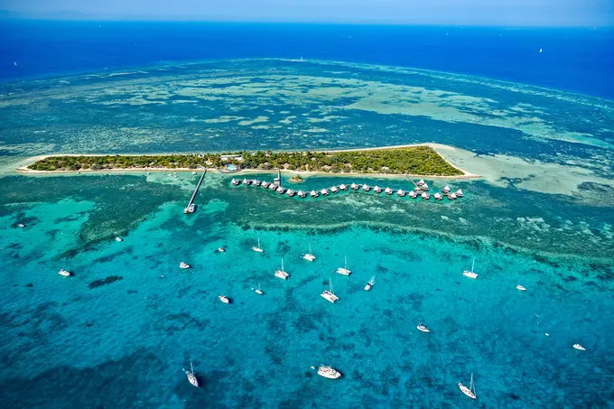 DoubleTree by Hilton Noumea Ilot Maitre Resort ......