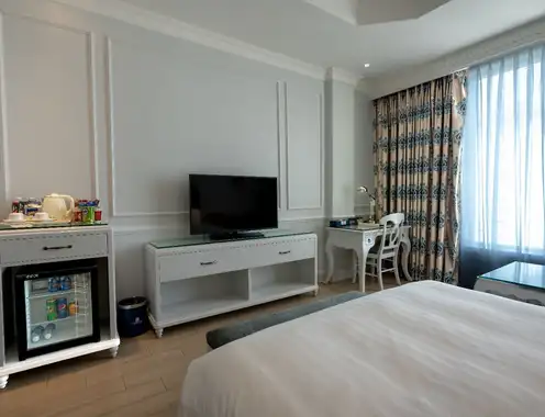 Beyond the Minibar: Reimagining Hotel Service for the Modern Business Traveler