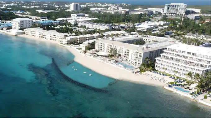 Grand Cayman Marriott Beach Resort ......