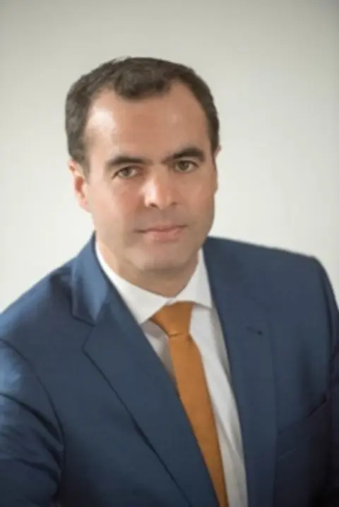 Se