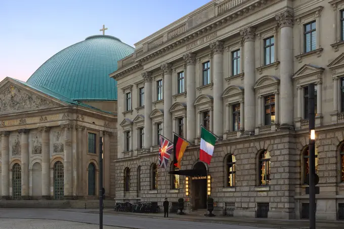 Four Seasons Hotel Berlin ......