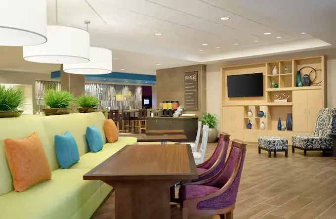 Home2 Suites by Hilton Laredo North ......