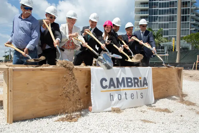 Cambria Hotel Fort Lauderdale Beach ......