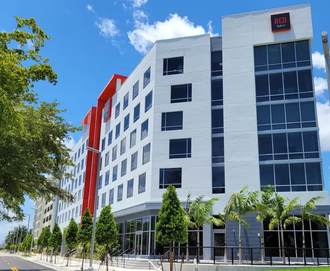 Radisson RED Miami Airport ......