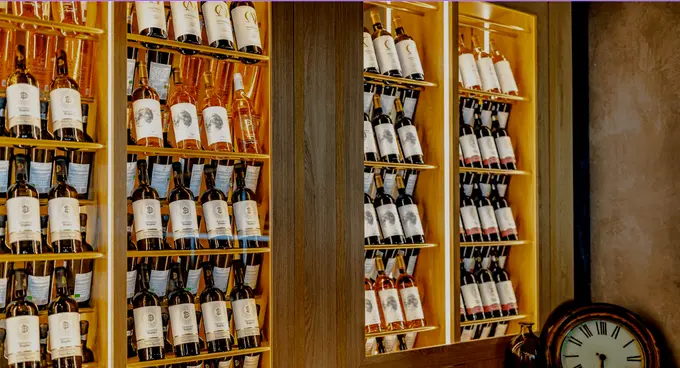 Engineering the Wine List: Price Laddering as a Revenue System - Part I : The Role of the Price