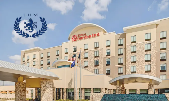 Lowen Hospitality Cuts Monthly Close Time by Over 30% and Achieves Near Real-Time P&L with HIA ERP