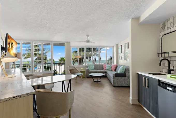 Bellwether Beach Resort ......