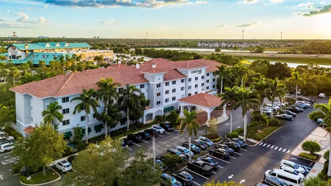 Courtyard by Marriott Fort Myers at I 75 and Gulf Coast Town Center ......