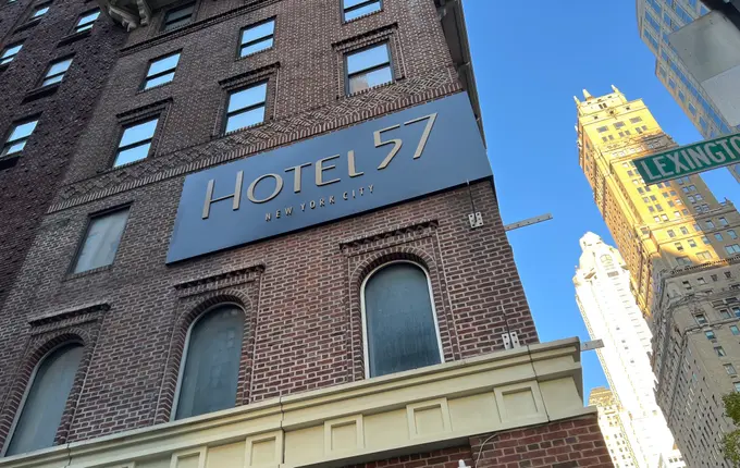Hotel 57 LuxUrban Ultra ......