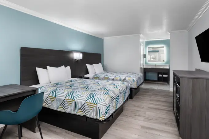 Red Lion Inn & Suites Lemoore ......