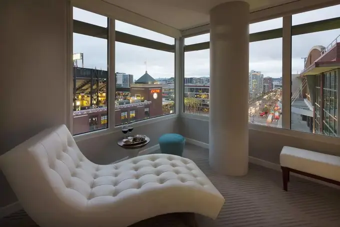 Hotel VIA ......