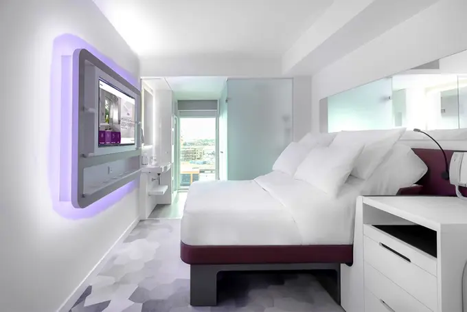 Yotel Amsterdam ......