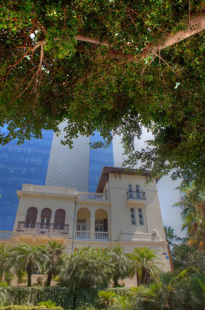 Villa Brown Rothschild ......
